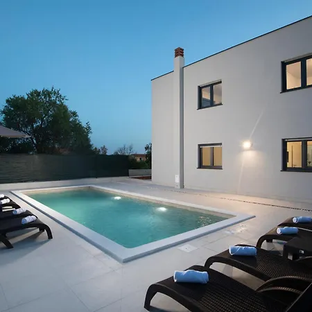 Vilatwins Villa Pula